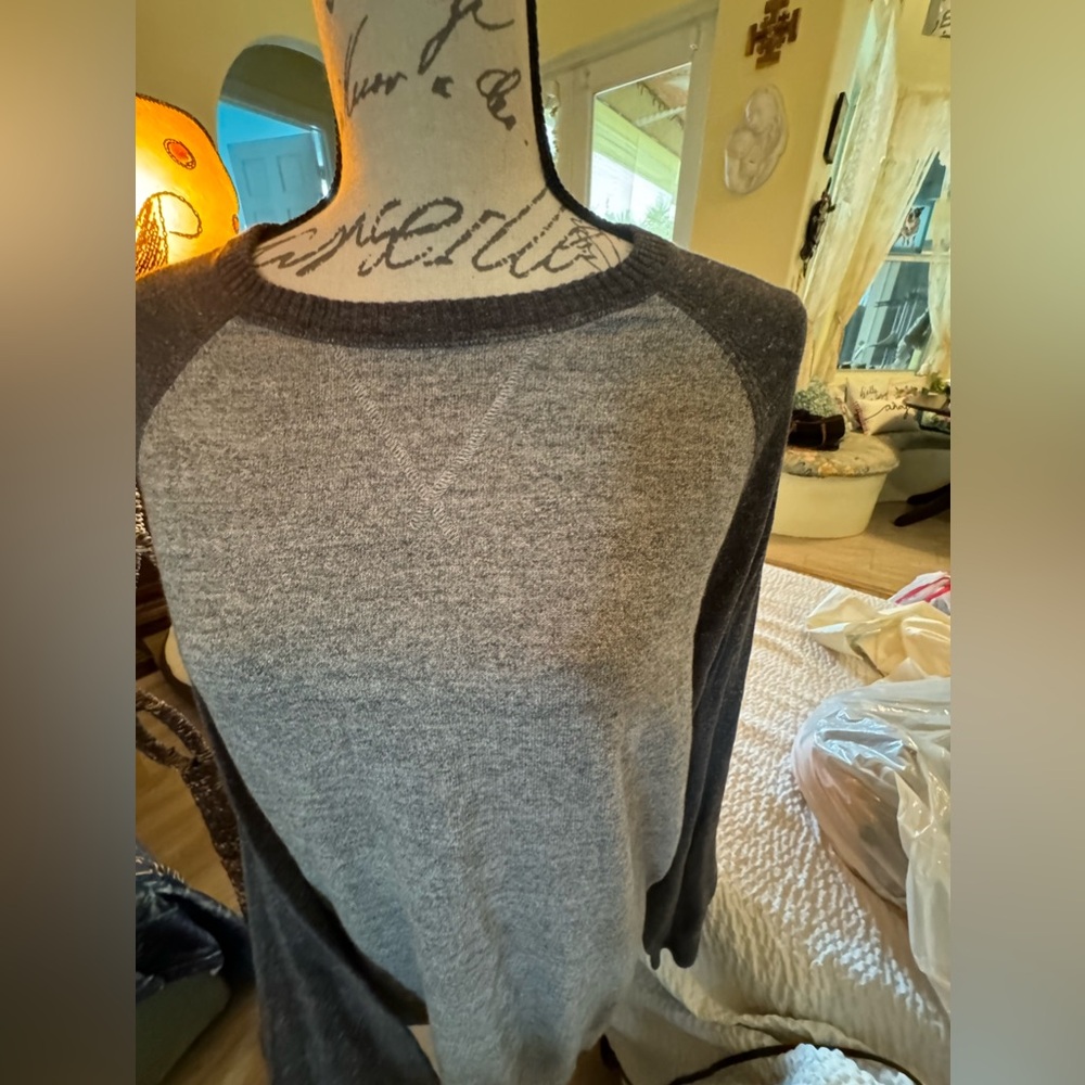 Sonoma long sleeve shirt women or men’s! 4/10$